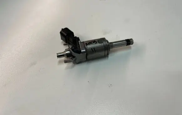 Ford Focus Fuel injector CM5EBB
