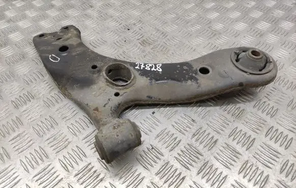 Toyota Verso Front lower control arm/wishbone