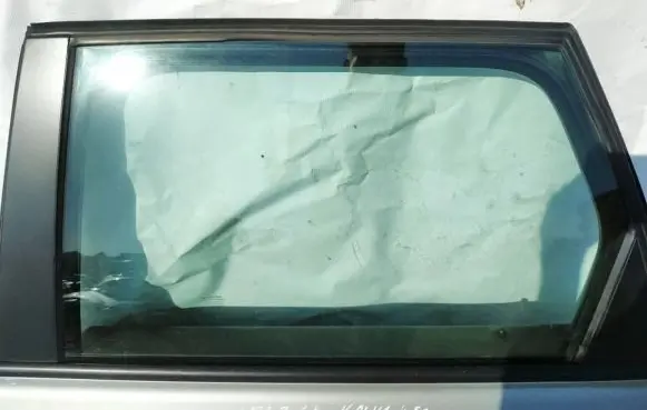 Volvo V50 Rear door window glass