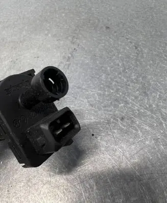 Nissan Qashqai+2 Vacuum valve 8200762597