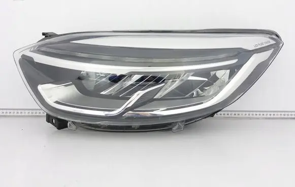 Renault Captur Headlight/headlamp 260606159R