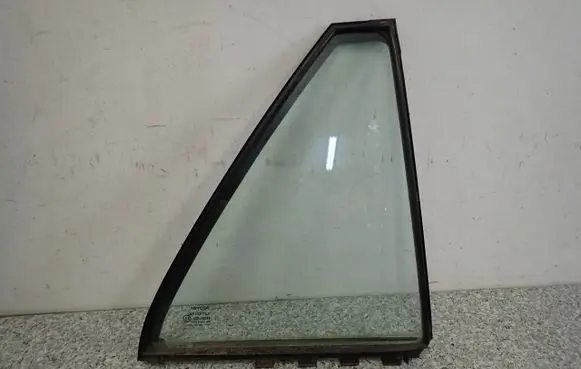 Toyota Avensis T250 Sliding door window/glass 