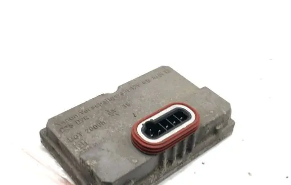 Audi A6 S6 C6 4F Voltage converter/converter module 5DV008290