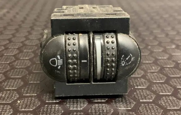 Volkswagen PASSAT B5 Headlight level height control switch 3B0941333C