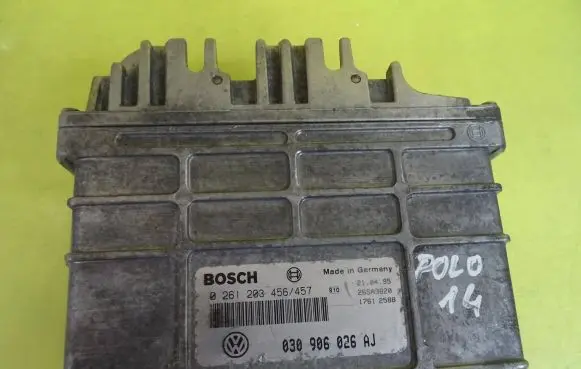 Volkswagen Polo III 6N 6N2 6NF Engine control unit/module 030906026AJ 0261203456