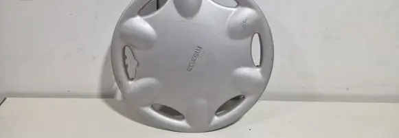 Mazda Protege R14 wheel hub/cap/trim