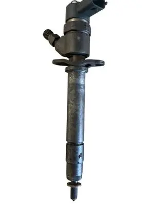 Volvo V70 Fuel injector 8658351