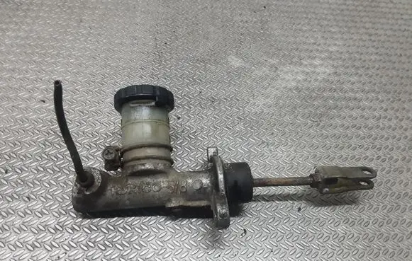 Nissan King Cab Master brake cylinder