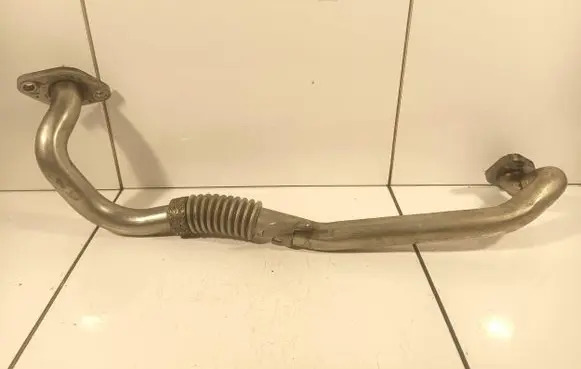 Volkswagen Jetta V EGR valve line/pipe/hose 03l131521