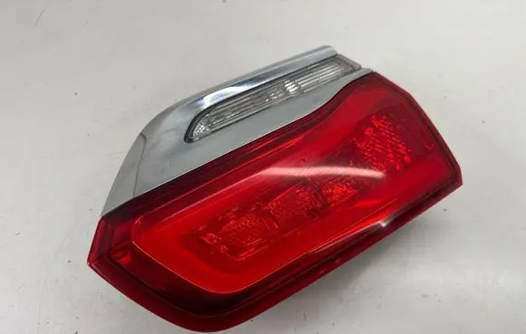 Jeep Grand Cherokee Tailgate rear/tail lights 68110047AD P68110047AD 68110047AC