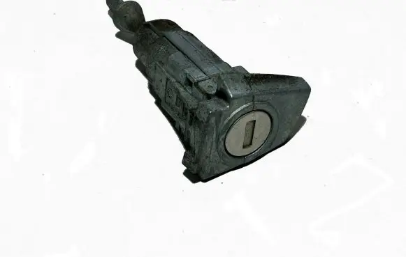 Volkswagen Golf VII Front door lock (next to the handle) 5G0837167 107837167CL 13717