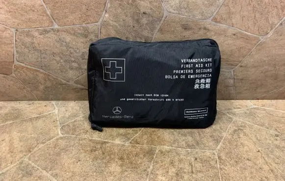 Mercedes-Benz CLS C218 X218 First aid kit 13164
