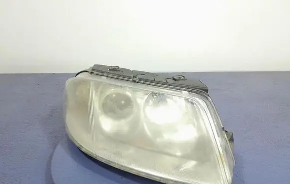 Volkswagen PASSAT B5.5 Headlight/headlamp 3B0941016AN
