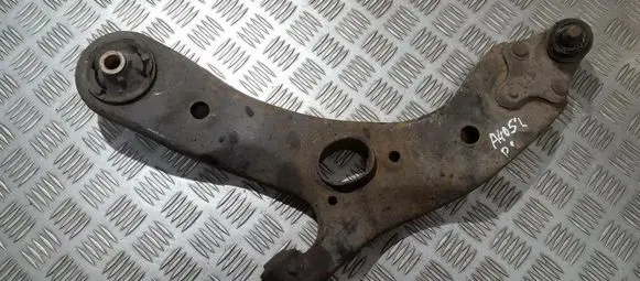 Toyota Avensis T270 Front lower control arm/wishbone