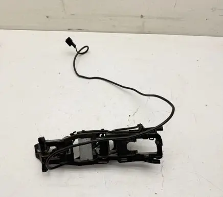 Mercedes-Benz CLS C219 Front door exterior handle/bracket A2117600134