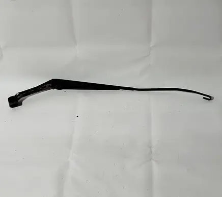 Mitsubishi Colt Front wiper blade arm 68324g