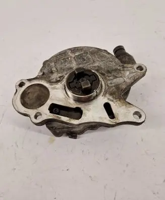 Audi Q3 8U Vacuum pump 03L145100