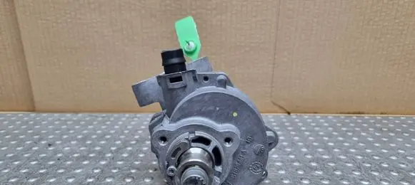 BMW X5 F15 Vacuum pump 8618897
