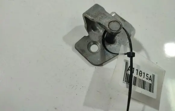 Opel Astra H Front door lock loop/hook striker 96336