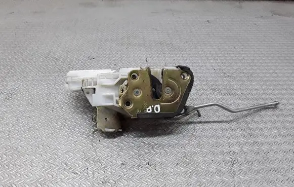 Mitsubishi Pajero Sport I Front door lock