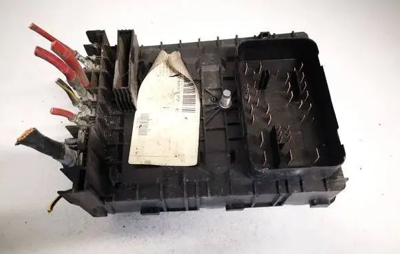 Volkswagen Caddy Fuse box set 1k0937125a
