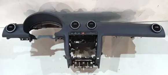 Audi A3 S3 8P Dashboard 8P1857067 8P1857033 8P1819656