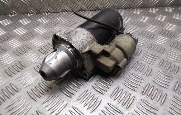 Mercedes-Benz E W211 Starter motor A0061514401 0001115051