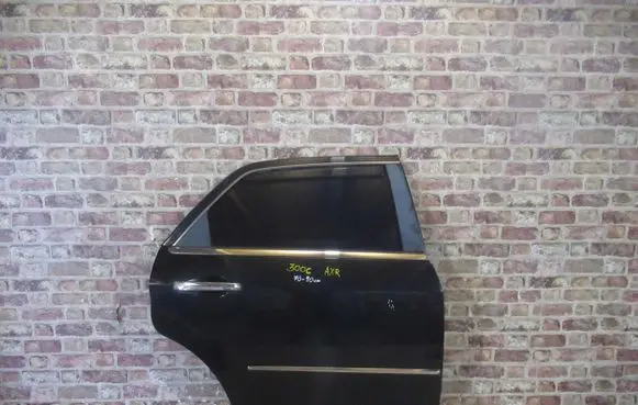 Chrysler 300 - 300C Front door