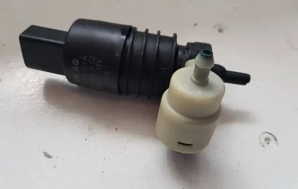 Audi Q7 4L Windscreen/windshield washer pump 1T0955651A 3028143