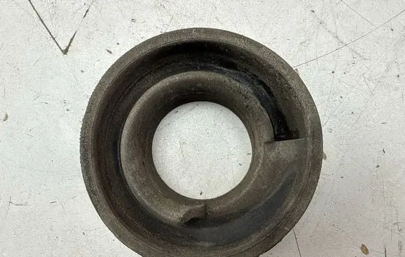 BMW 1 F20 F21 Rear coil spring rubber mount 6764419