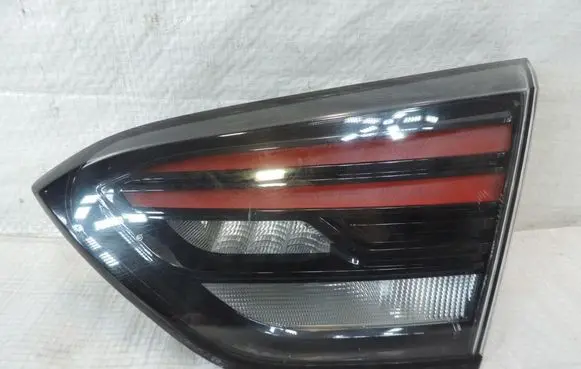 Opel Crossland X Tailgate rear/tail lights 