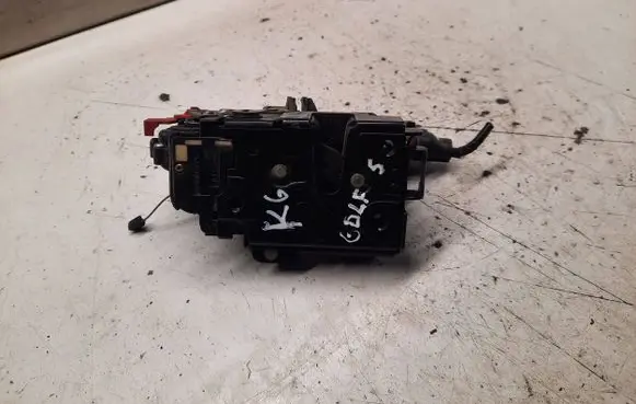 Volkswagen Golf V Rear door lock 7L0839015