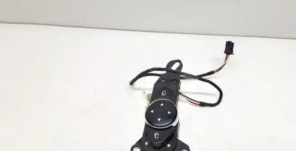 Mercedes-Benz E W211 Wing mirror switch 2118208310