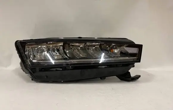 Skoda Octavia Mk4 Headlight/headlamp 5E4941016