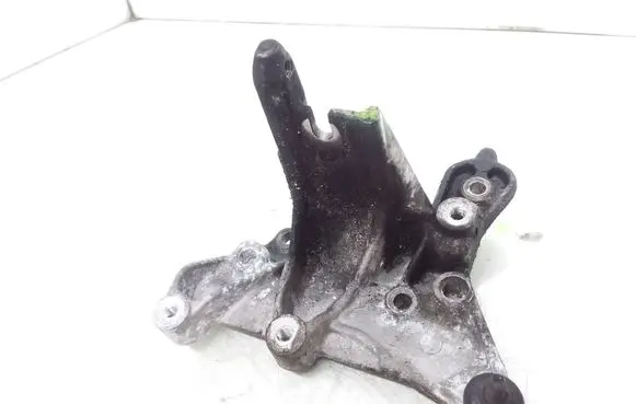 Volvo V70 Power steering pump mounting bracket 9656392880