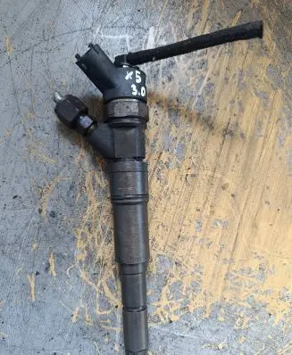 BMW X5 E53 Fuel injector 7785984 0445110047