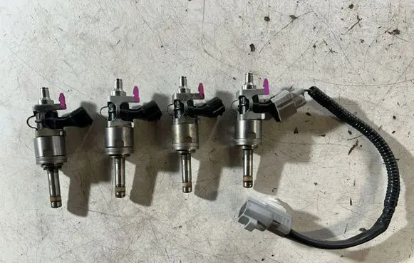 Fuel injectors set