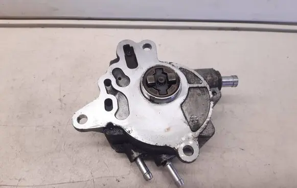 Volkswagen PASSAT B6 Vacuum pump 03G145209 V512 180505C11