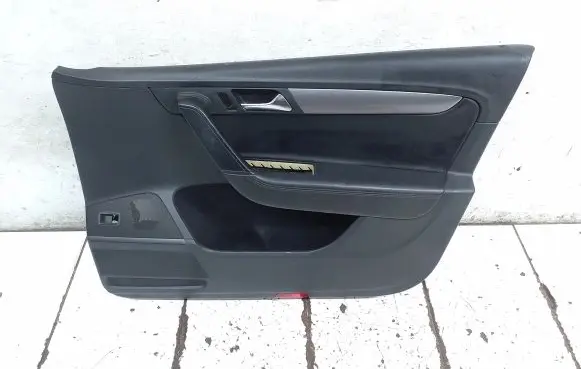 Volkswagen PASSAT B7 Front door card panel trim 3AB867012