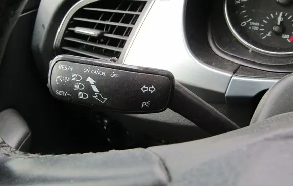 Skoda Fabia Mk3 (NJ) Wiper turn signal indicator stalk/switch 
