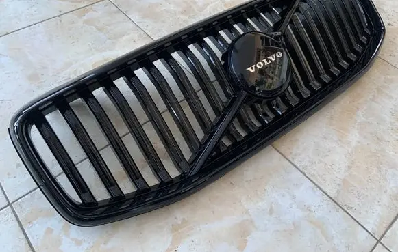 Volvo XC60 Front bumper upper radiator grill 32234986 32234989