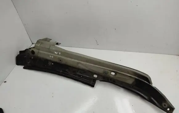 Audi Q7 4L Fender mounting bracket 4L0805919