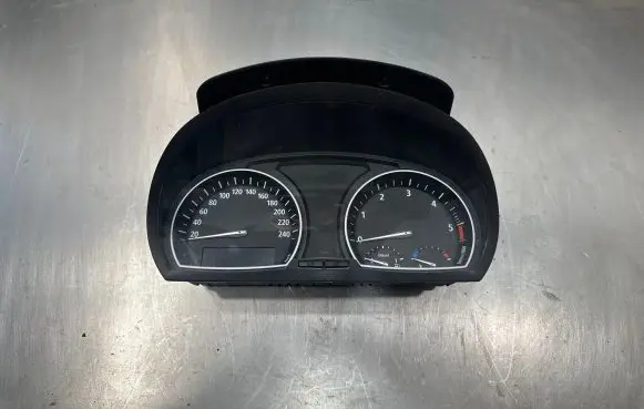 BMW X3 E83 Speedometer (instrument cluster) 102464026 05911510 341437202