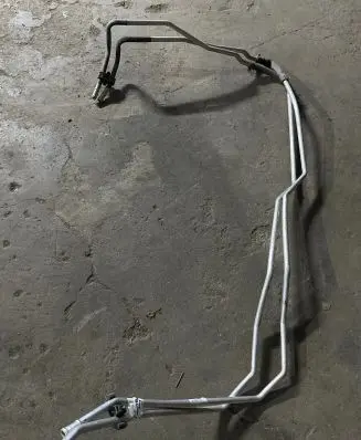 Volkswagen Multivan T5 Engine coolant pipe/hose 7H1819885E