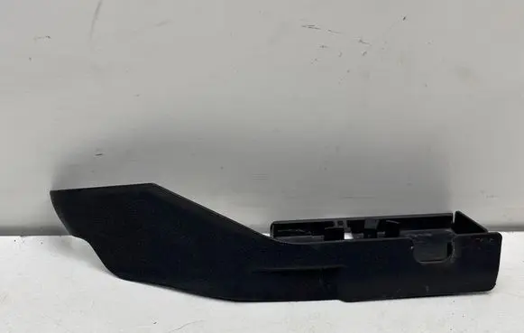 Audi Q3 8U Other engine bay part 8U0823629