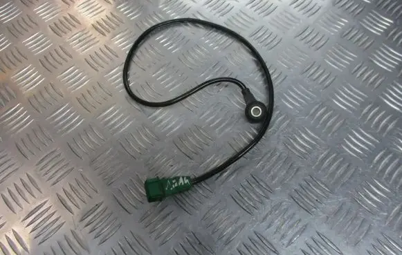 Audi A4 S4 B5 8D Detonation knock sensor 054905377H