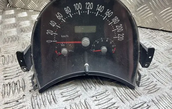 Volkswagen New Beetle Speedometer (instrument cluster) 1C0919861C