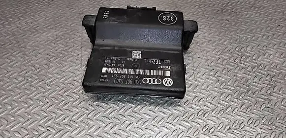 Audi A3 S3 A3 Sportback 8P Gateway control module 1K0907530J 1K0907951