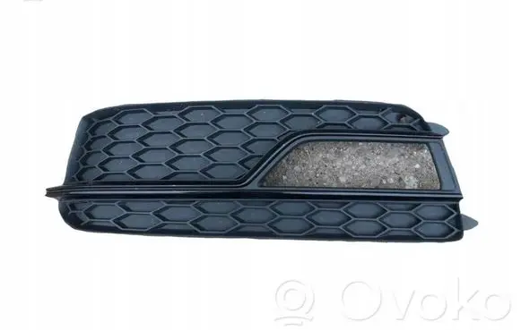Audi A5 8T 8F Front bumper lower grill 8T0807681K