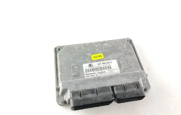 Volkswagen Polo Engine control unit/module 047906033E 5WP4420210